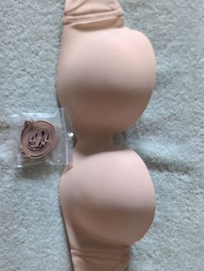 Ambrielle Beige Strapless Extreme Push-Up Bra With Convertible Straps (36C)